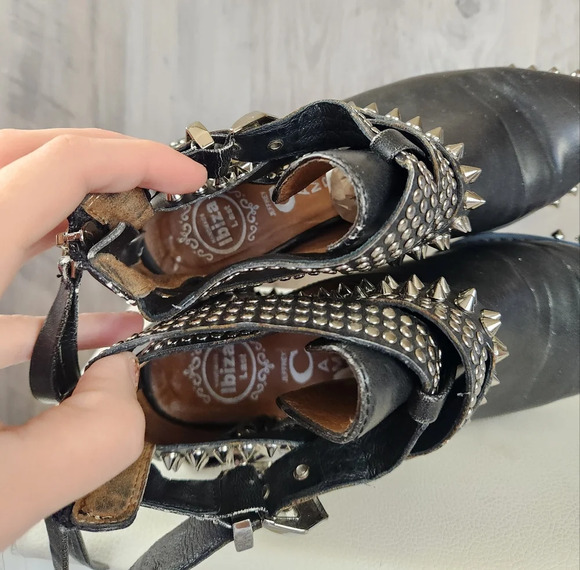 Jeffrey Campbell Everly Silver Spike  Embellished Buckle Boots Black Washed Sz 7 - Picture 6 of 11